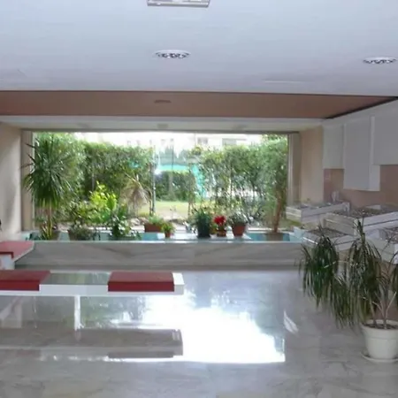Apartment Studio Near Croisette Beach - Behind Martinez *